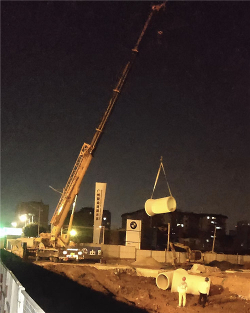 明水县“弯臂矫正”—— 吊车的 “形变补偿” 技术